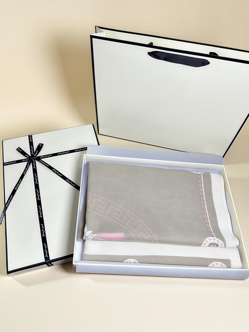 Women's High-Quality Knit Scarf, Warm Fitted Design, Valentine's Day Perfect Gift for Her, Ideal for Fall & Winter, Includes Gift Box