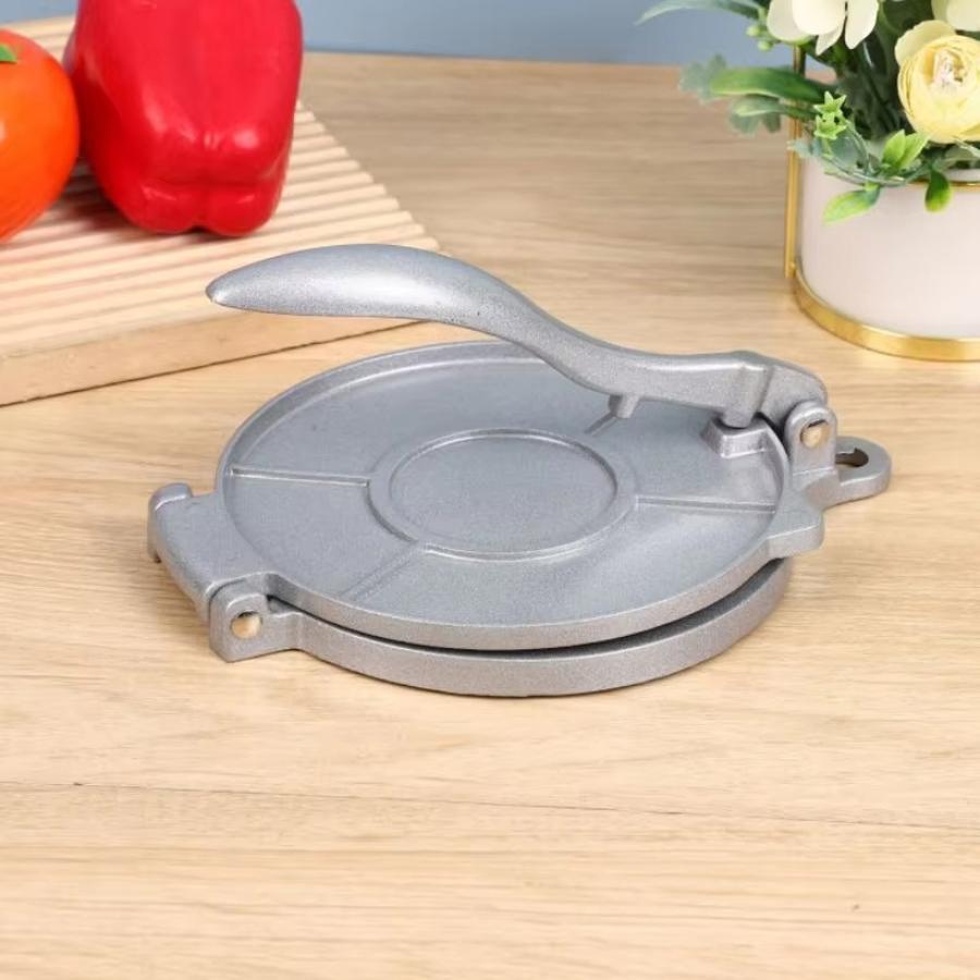 Corn tortilla press mold, easily make perfect corn tortillas. Household kitchen tool, durable and easy to clean, say goodbye to hand kneading, efficient and fast, a must-have kitchen wonder