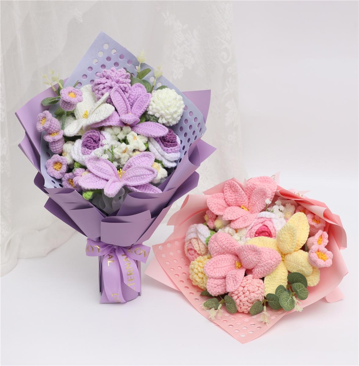 Handmade Knitted Wool Rose Tulip Bouquet, Eternal Handheld Flowers, Charming Crochet Flowers, Perfect Gift for Christmas Valentine's Day