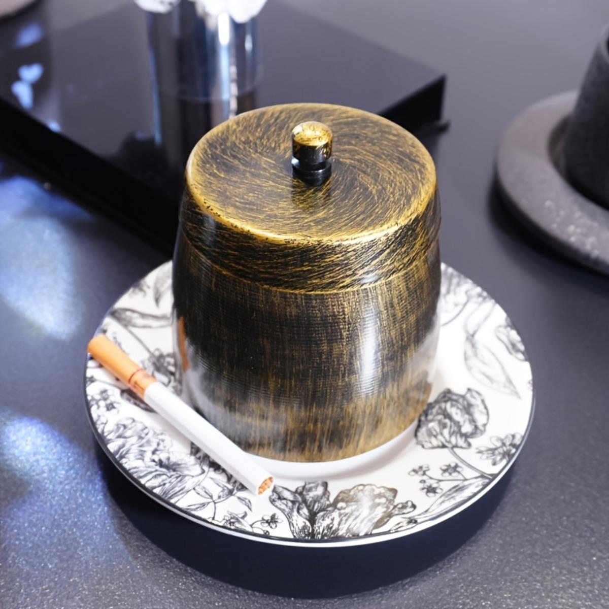 Round Iron Outdoor Ashtray with Lid, Windproof Rainproof Anti Ash Scatter Cigar Ashtray, Tabletop Ash Tray with Non Slip Base, Great for Home Office Balcony Patio Coffee Table Decor, Battery Free Use