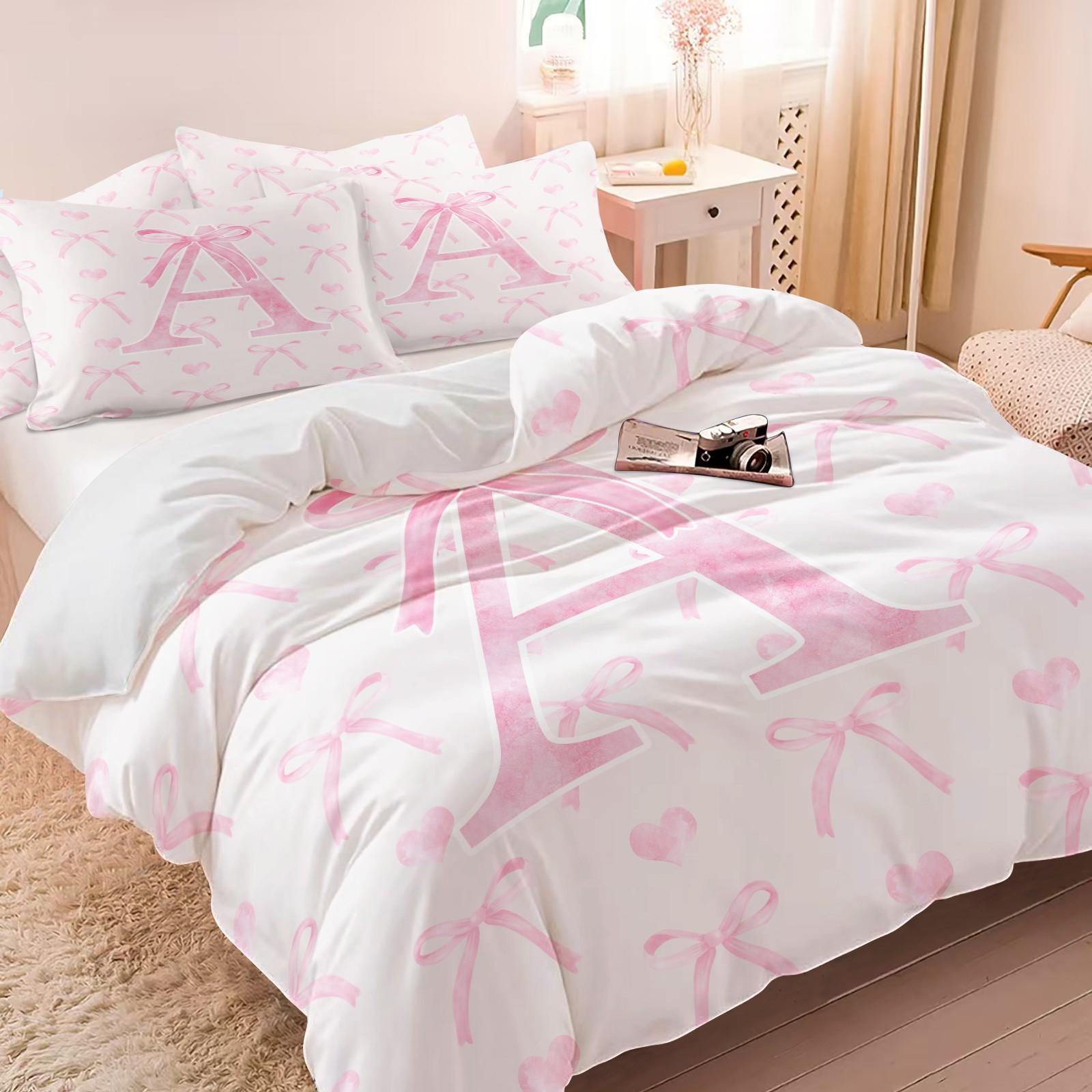 Princess Style Printed Comforter Set, Including Comforter Set and 1/2 Coreless Pillowcase, Three-Dimensional Letters Pink Bow and Love Bedding Set, Soft and Comfortable, Suitable For All Seasons