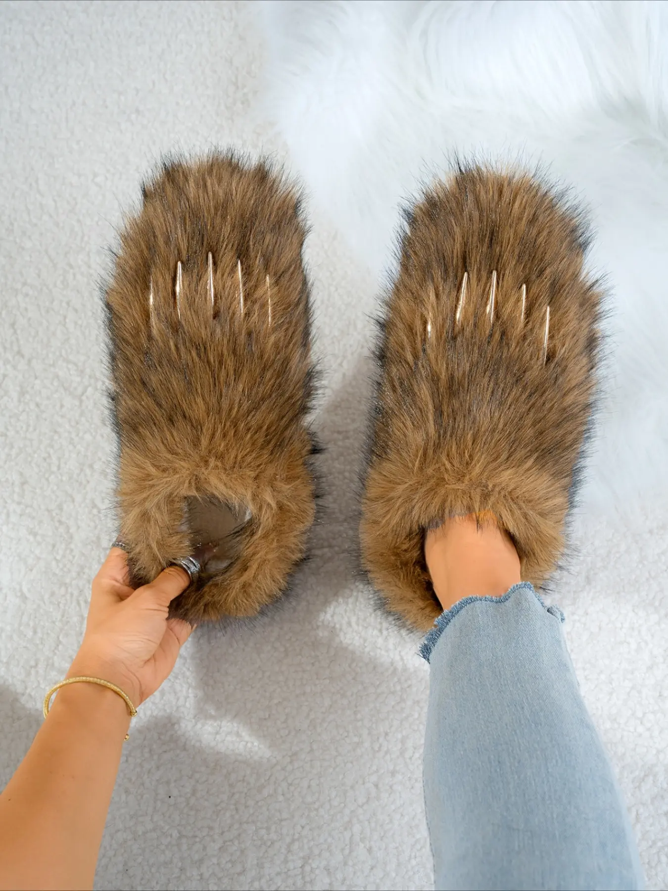 Cartoon furry slip-on short cotton boots, soft plush upper, cute monster paw design, lovely casual women shoes for autumn and winter.
