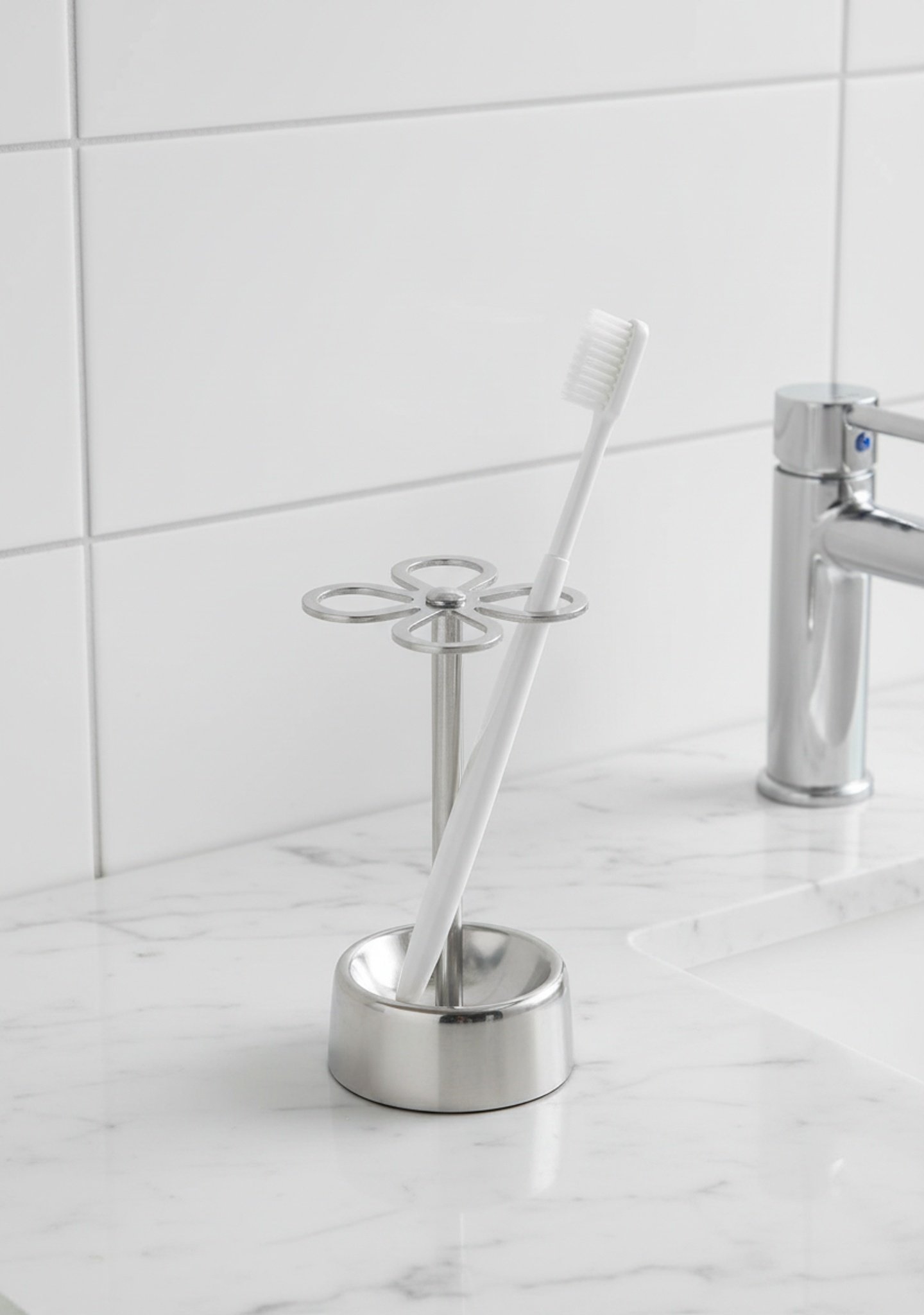 Minimalist Stainless Steel Toothbrush Holder, Four-Leaf Clover Design, Classic Countertop Organizer, Industrial Style Bathroom Accessory