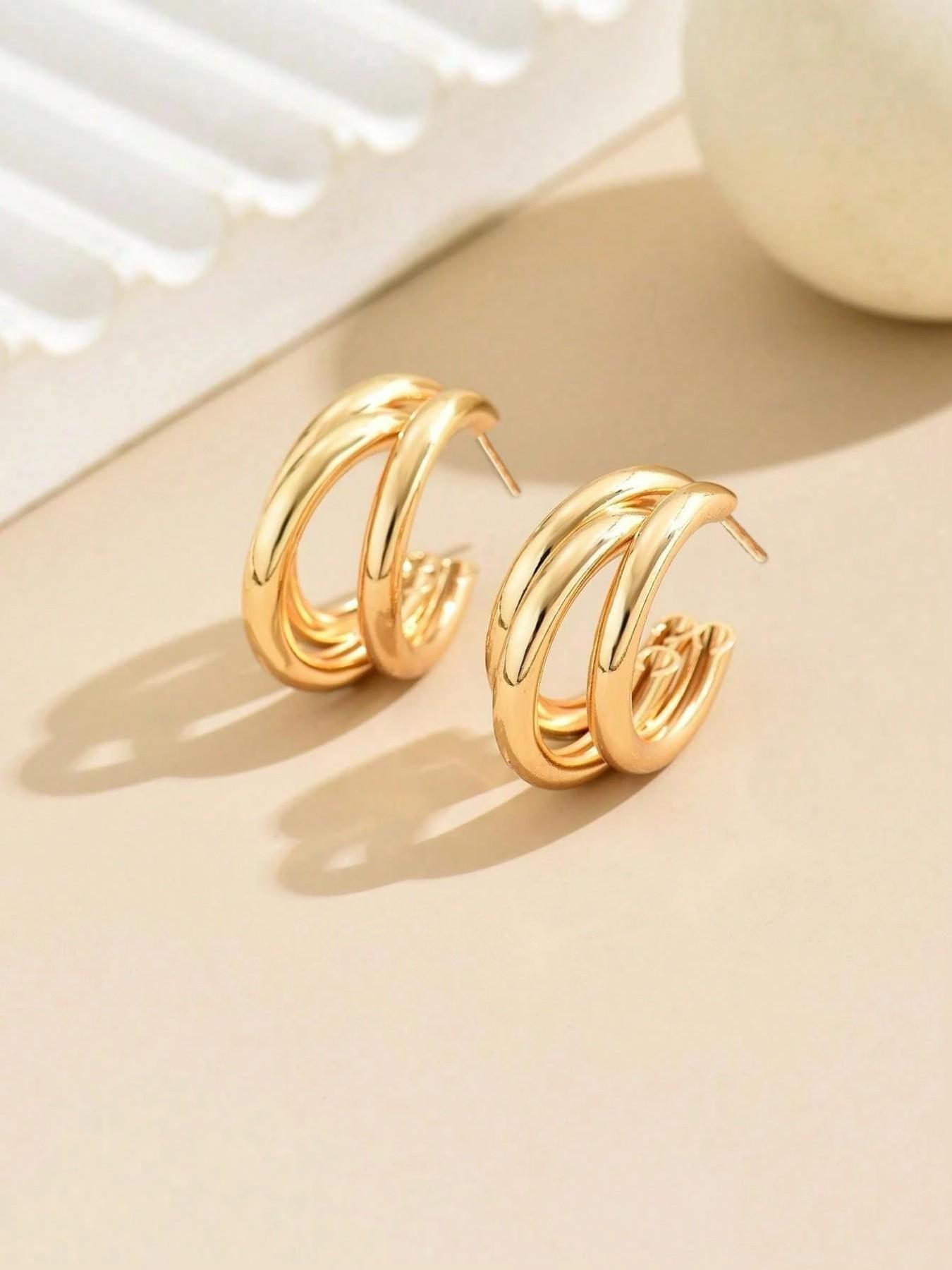 Elegant Three-Ring Low Allergy Earrings, Punk Metal Texture, Perfect for Parties and Dates, Stylish Jewelry Pins