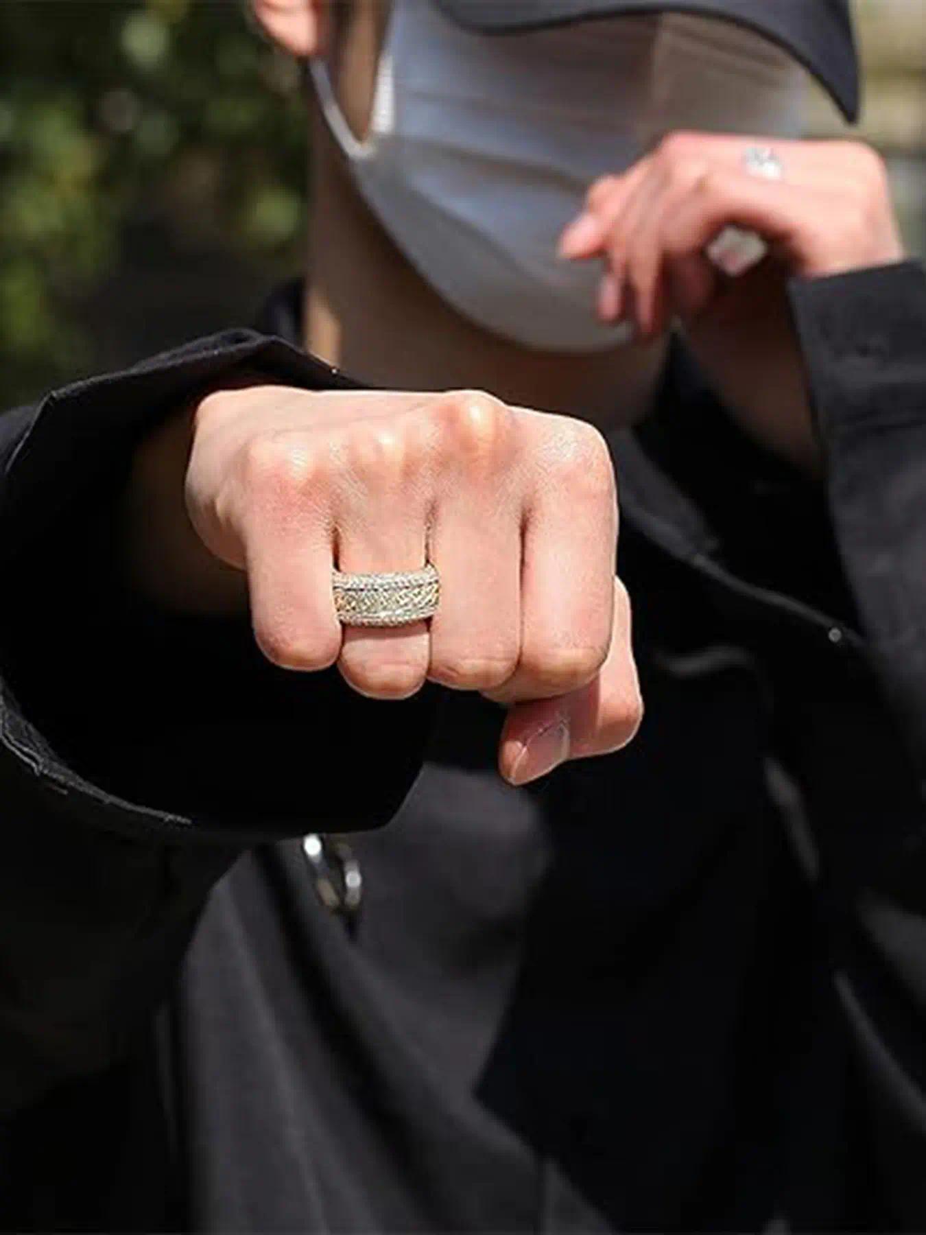 Fashion Hip-Hop Rock Ring - Diamond Rotating Stress-Relieving Cuban Ring, Pure Gold Plated Copper Material, 3A Grade Cubic Zirconia, Shiny Diamond Cuban Chain Ring, Micro Set Zirconia Ring - Gender-Neutral Punk Accessories, Gold and Silver Color