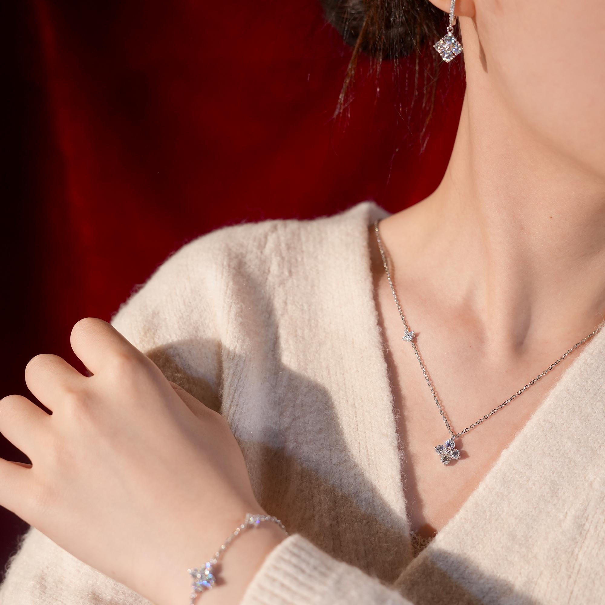 【#395】Elegant 1.2CT Clover Synthetic Moissanite Jewelry in 925 Sterling Silver