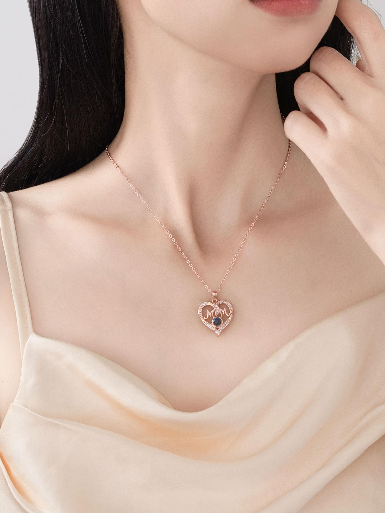 The gift from the husband to his wife, a gift for a new mother, the love projection necklace and the rose bear gift box, a Mother's Day gift, the best gift for her, suitable for wearing in various occasions