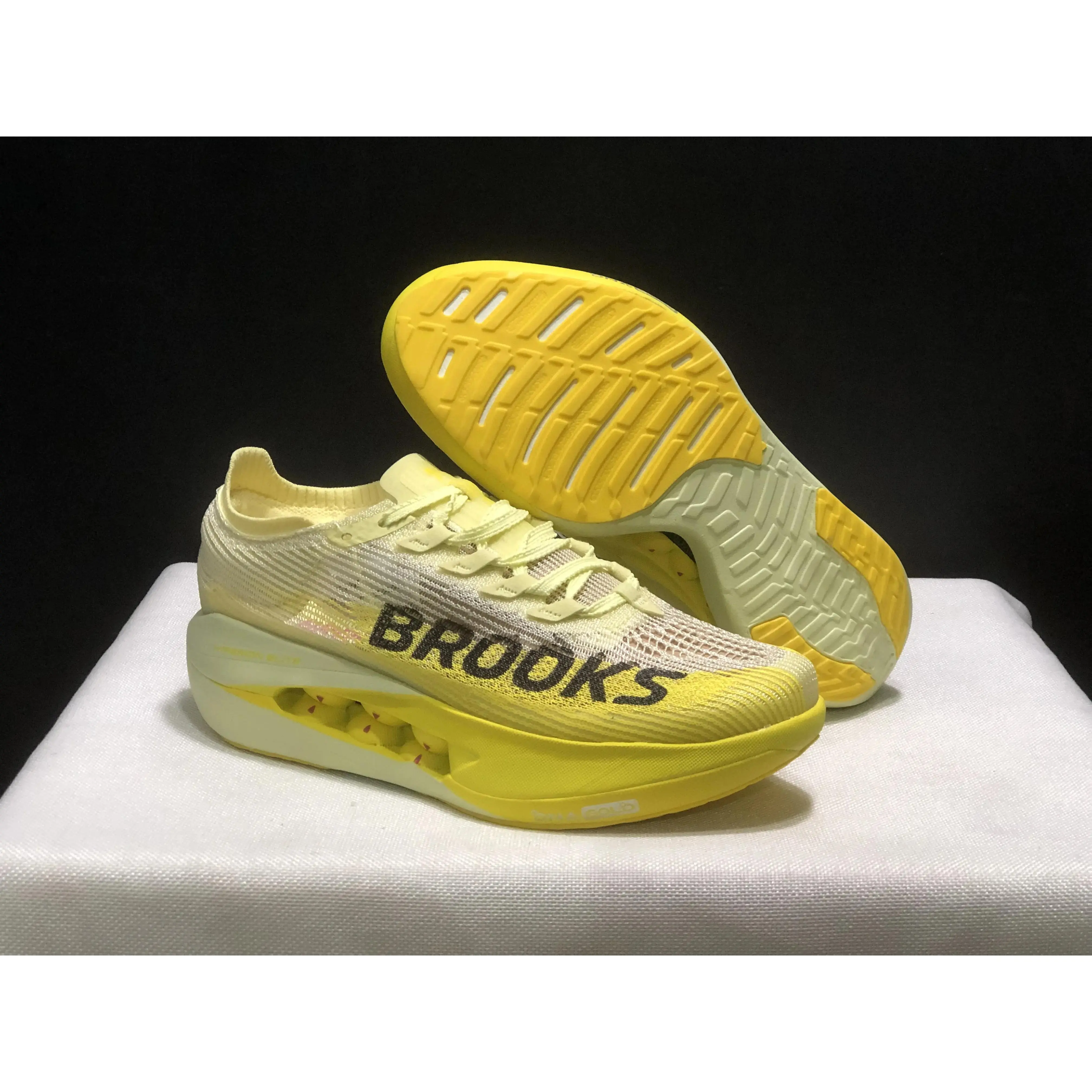 Hyperion Elite 5 Lightweight Professional Road Racing Sneakers, Knit Upper with DNA Gold Cushioning for Marathon Competition