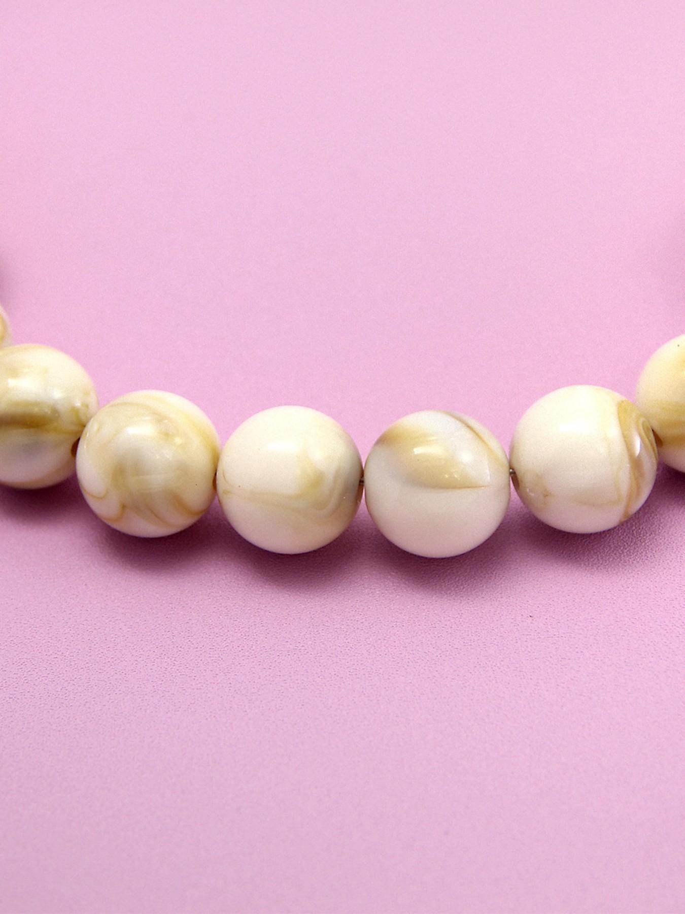 Gentle and fashionable texture bag chain, with irregular shape and round bead bead design, milk white blended color matching, exquisite and practical texture bag hanging, suitable for daily commuting, shopping