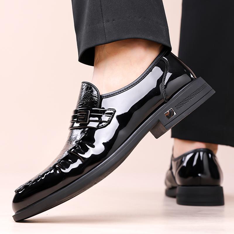 Men Loafers with PU Embossed Pattern Fashionable  Classic Business Dress Shoes