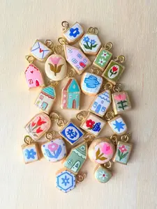 1PC stylish and minimalist commuter-style pendant, enamel painted, square, floral series pendant, 18K gold-plated stainless steel, suitable for DIY fashion accessories such as keychains, bags, and jewelry.