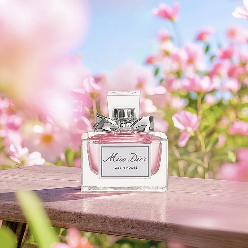 Miss Dior Rose N'Roses Eau De Toilette (Mini Size) 5ml/0.17oz