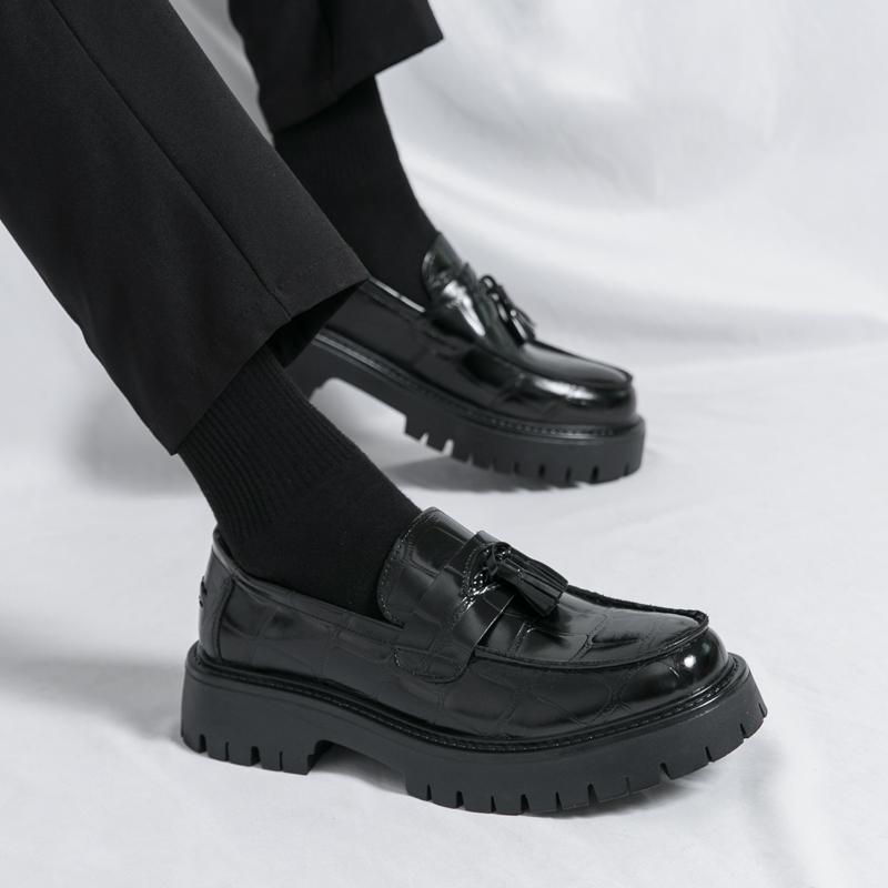 Ubetif Men's 2025 Fashionable Casual Tassel Decor Leather Slip-on Shoes,  Exquisite appearance Loafers, Simple Design Elegant Plain Round Toe Loafers, Business Style Temperament Flats for Daily Wear, MenShoes, Office Shoes, Valentine's Day, Gift for Him