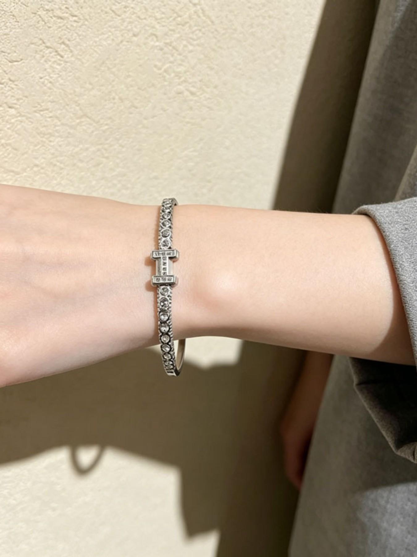 Fashion Minimalist Cold Shoulder Bracelet, European H Letter Dual Color Titanium Steel Bangle, Ideal for Women's Daily Wear, Parties, Gifts