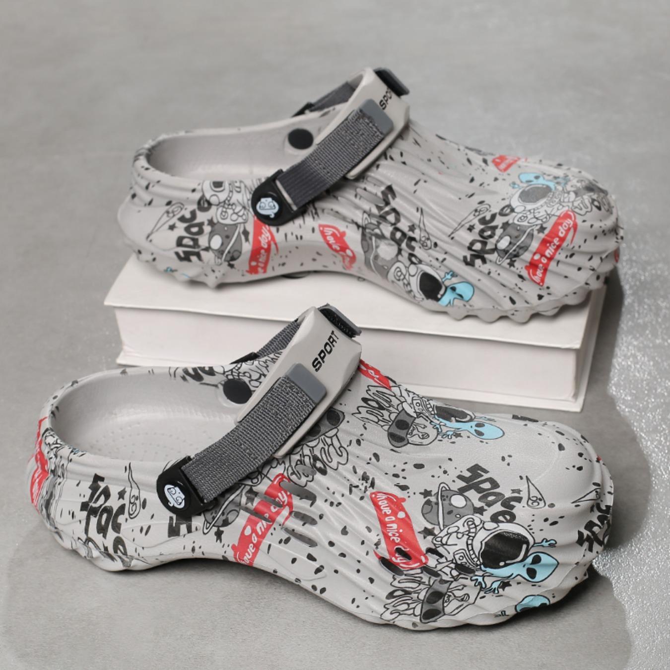 Men's Cave Shoes 2026 New Summer Outdoor Beach Shoes Sports Baotou Slippers Soft Sole Comfortable Wade Sandals