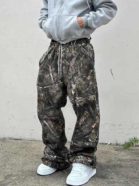 Men's Y2K Street Style Loose-Fit Cargo Pants, Camo Print with Gothic Letter Pattern, Drawstring Waist, Casual Fitted Design for Spring & Fall