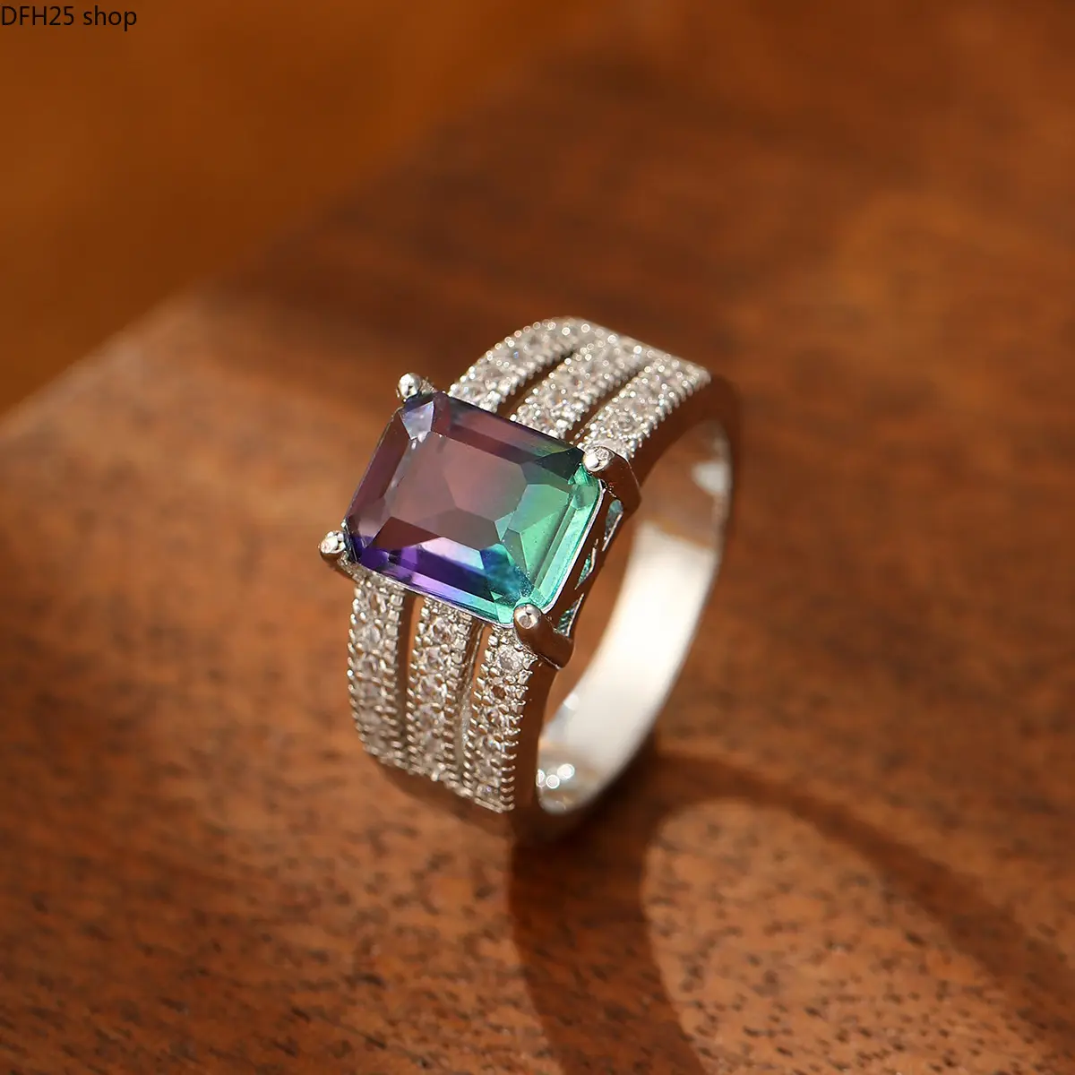 Gradient Crystal Ring for Women, Purple Green Color Changing Zirconia Statement Ring with Sparkling Wide Band, Elegant Fashion Jewelry for Parties, Dates, Daily Wear and Special Occasions