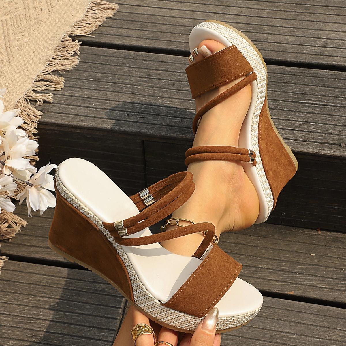 The insulated slope sandals and casual Flatform sandals feature a waterproof platform and a hemp rope-woven sole. Perfect for petite sisters!
