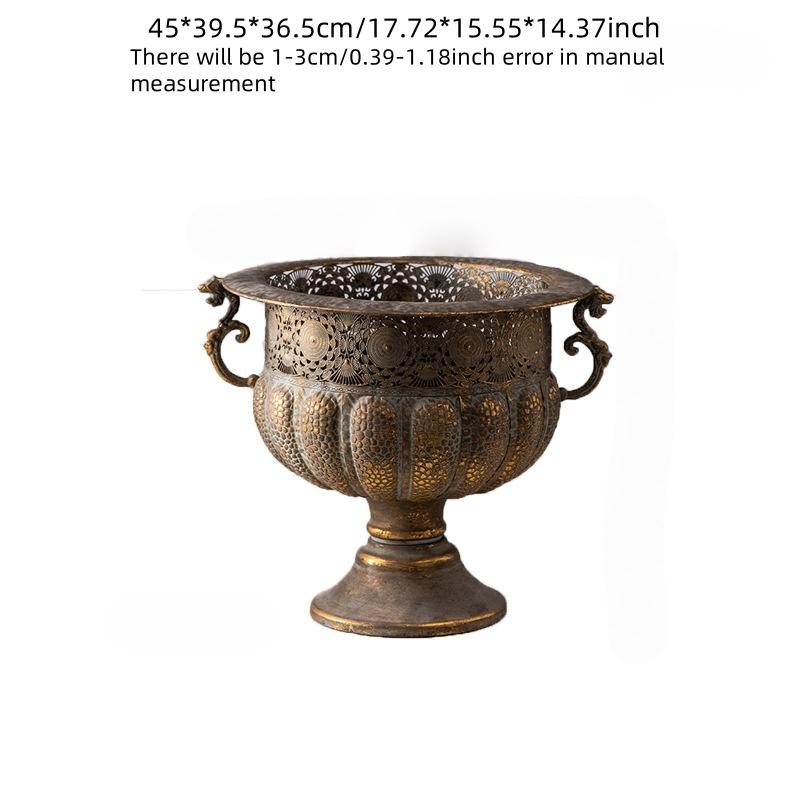 A French decorative vase crafts decorative ornaments romantic trophy shaped crafts