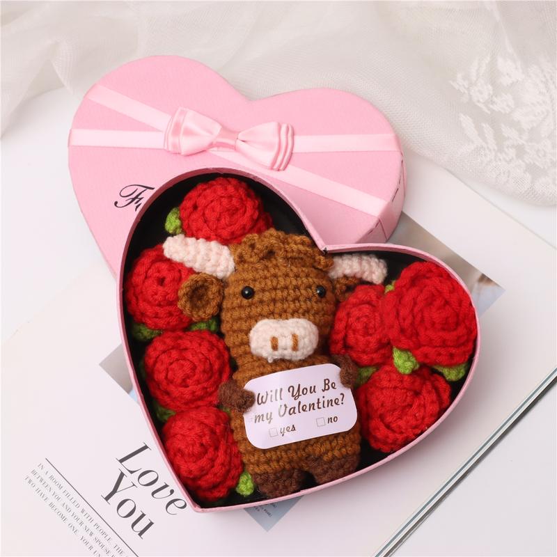 Valentine's Day Gift Handmade Rose Bouquet Box, Heartfelt Wishes Highland Cow Design, Perfect for Wife Girlfriend Birthday Present, Crochet Bouquet Gift