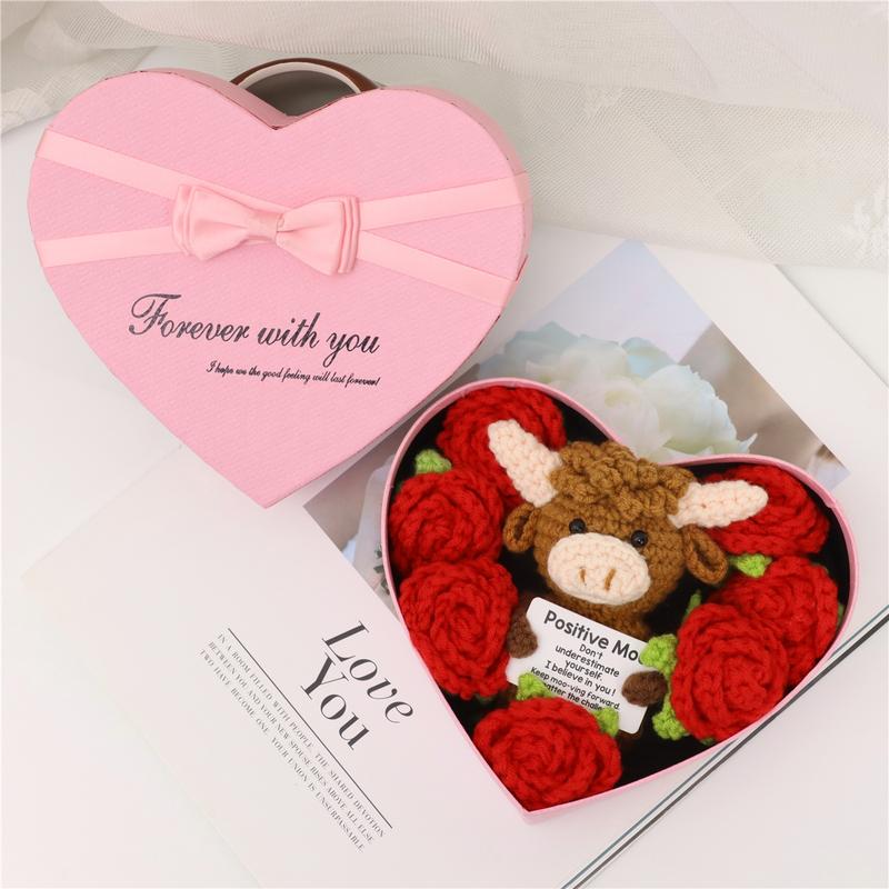 Valentine's Day Gift Handmade Rose Bouquet Box, Heartfelt Wishes Highland Cow Design, Perfect for Wife Girlfriend Birthday Present, Crochet Bouquet Gift