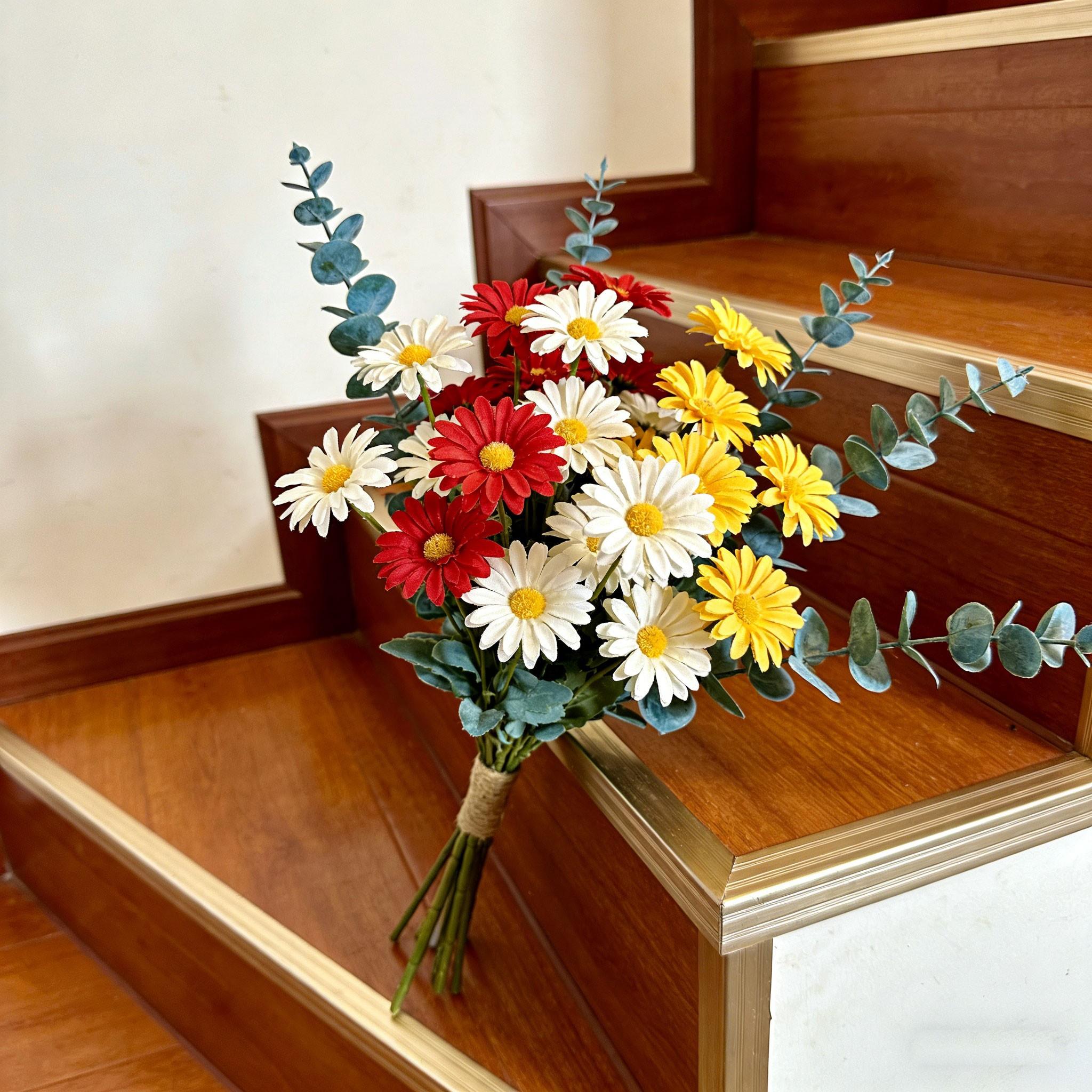 Mixed Daisy and Eucalyptus Artificial Flowers, 10, 10, 10 Daisies, 10 Fresh Eucalyptus Leaves, Modern Home Decor