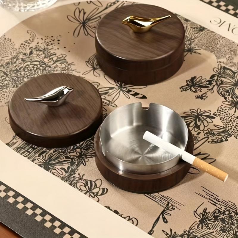 1 Light Luxury Stylish Tabletop Ashtray, Creative High-End Household Ashtray for Living Room, Personalized Car Ashtray with Lid, Retro and Exquisite, Perfect Gift for House Owners (Model: DM617)