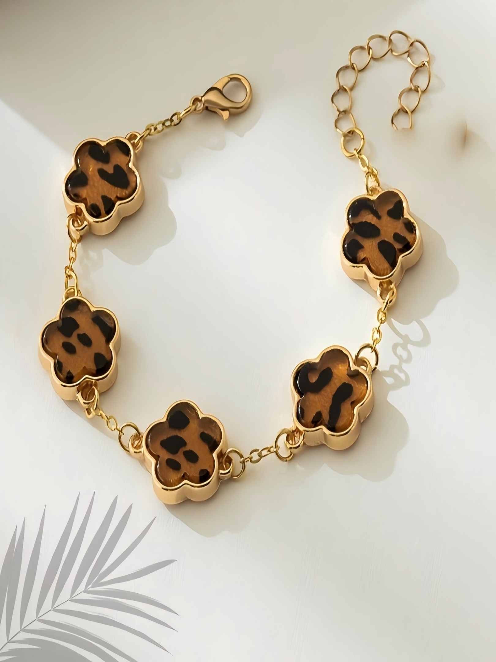 Boho Style Leopard Print and Clover Bracelet, Fashionable Daily Wear Accessory, Classic Bohemian Design, Perfect for Everyday