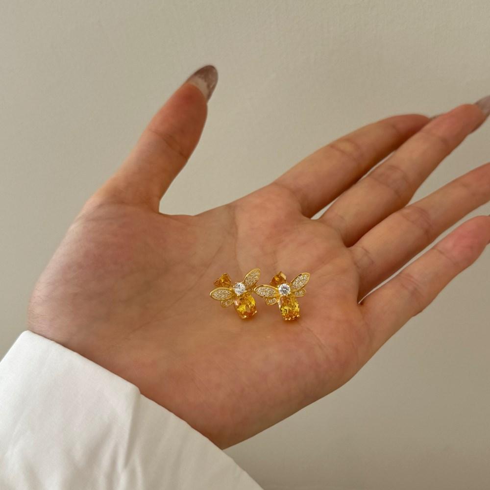 (SS024)S925 Sterling Silver Bee Jewelry Set Necklace, Bracelet & Stud Earrings Vintage Elegance Minimalist Charm Ideal Daily Wear & Gift(new)