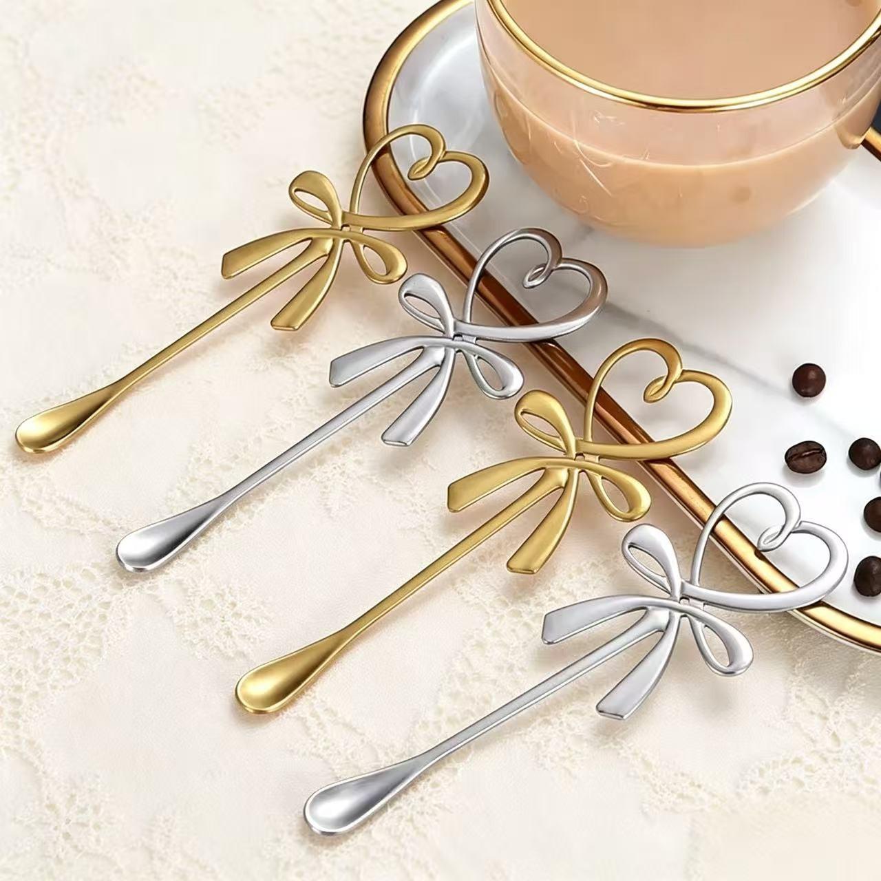 5-Piece Heart Butterfly Cup Spoon Set, Stainless Steel Coffee Stirrer, Sweet Dessert Spoon, Silver Color Dinner Spoon for Parties