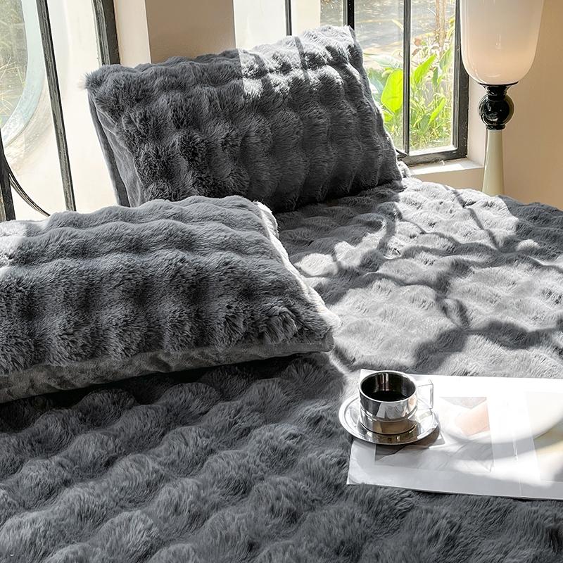 Faux Rabbit Fur Fitted Sheet Set, Ultra Soft Warm Solid Color Bedding, 3-Piece Luxury Bed Sheet Set with 1 Fitted Sheet & 1/2 Pillowcases, All Season Cozy Bedding for Bedroom Dorm Sofa, Fluffy Plush Christmas Gift, Bedding Supplies