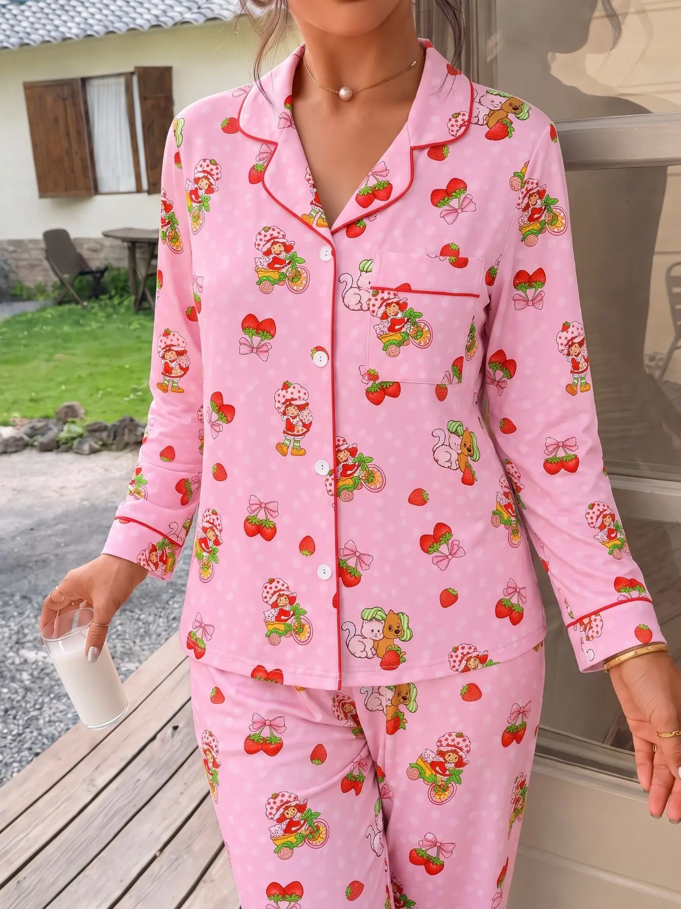 Women's 2-Piece Pajama Set, Long Sleeve Button Front Top & Loose-Fit Pants, Strawberry Pattern, Soft Fabric, Ideal for Home Wear, Casual Loungewear Pjs