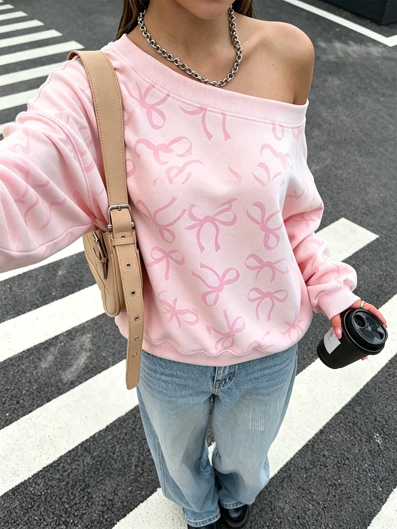 Women Off Shoulder Bow Print Sweatshirt, Oversized Long Sleeve Slash Neck Pullover Top, Cute Coquette Aesthetic Loose Casual Sweater, Soft Breathable Ribbed Cuff Sweatshirt, Y2K Trendy TikTok Viral Daily Outfit for Women,