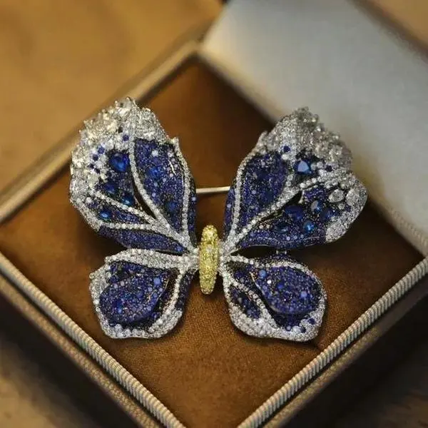 Full of zircon blue butterfly brooches for woman luxury coat suit accessories Fashion women's corsage 2026
