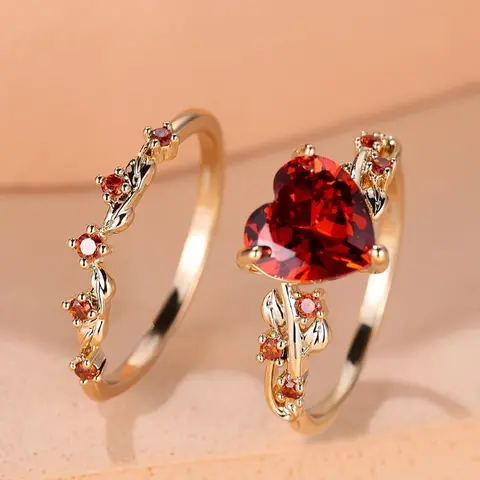 Couples' 2-Piece Inlaid Red/Green Copper Band Stackable Rings - Heart-Shaped Puzzle Design, Elegant Jewelry for Women, Ideal for Weddings & Engagements