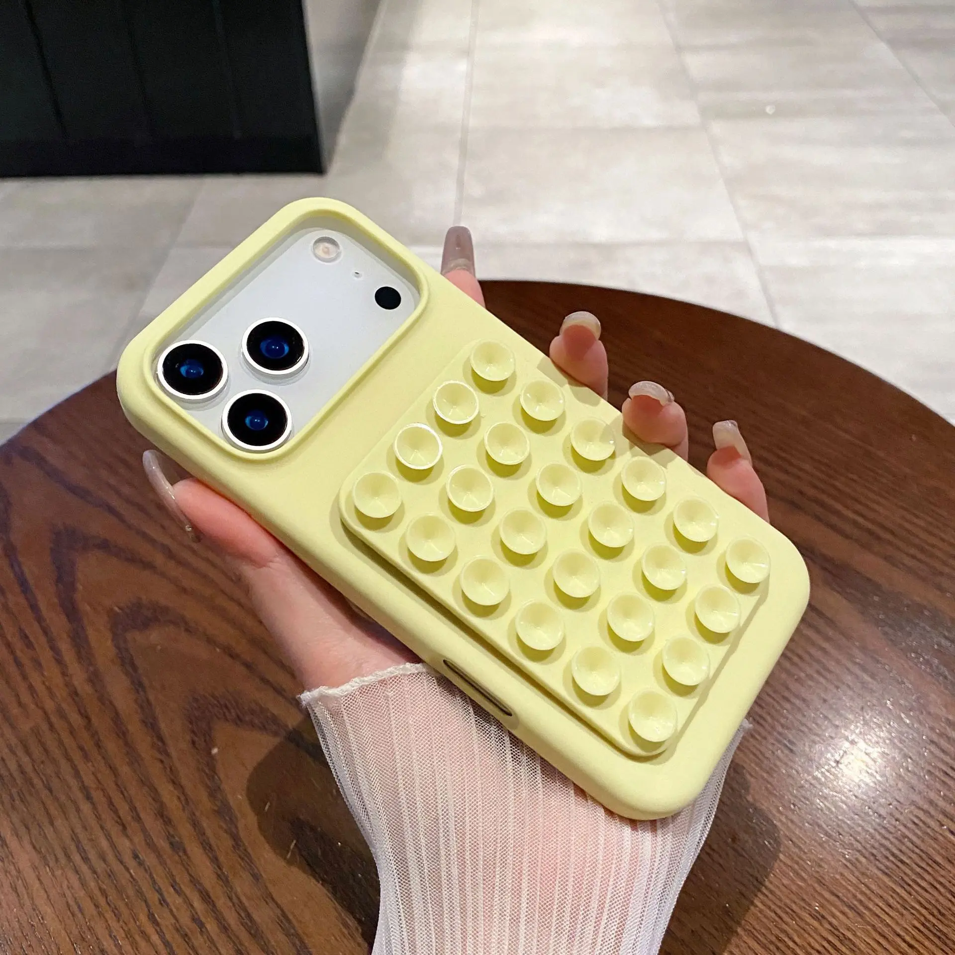 faint yellow