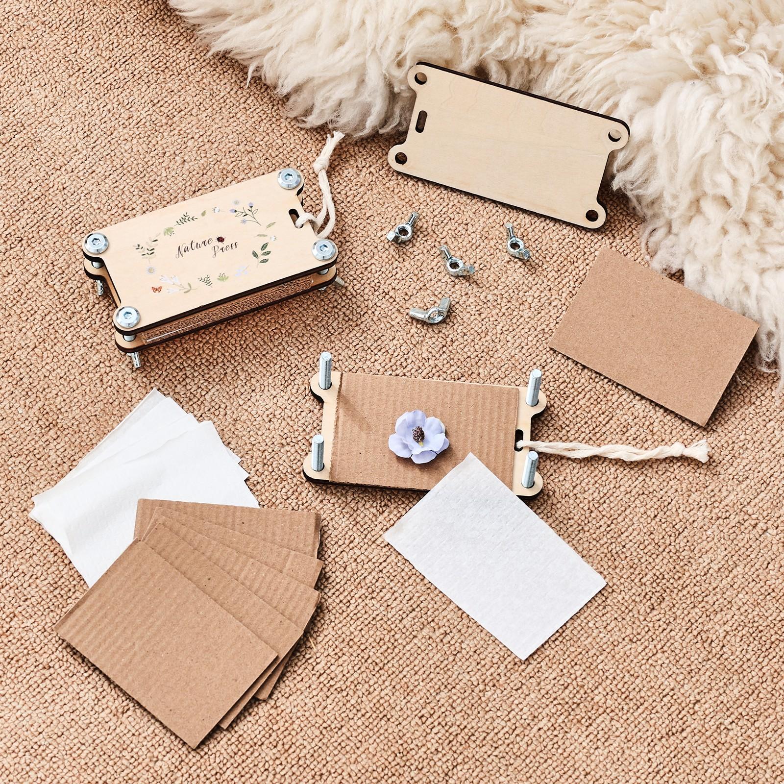 Outdoor Nature Exploration Kit - Wooden Flower and Leaf Pressing Stationery - STEM Educational Science Toy for Preschoolers - DIY Art Craft Activity Set for Preserving Dried Flowers & Flora