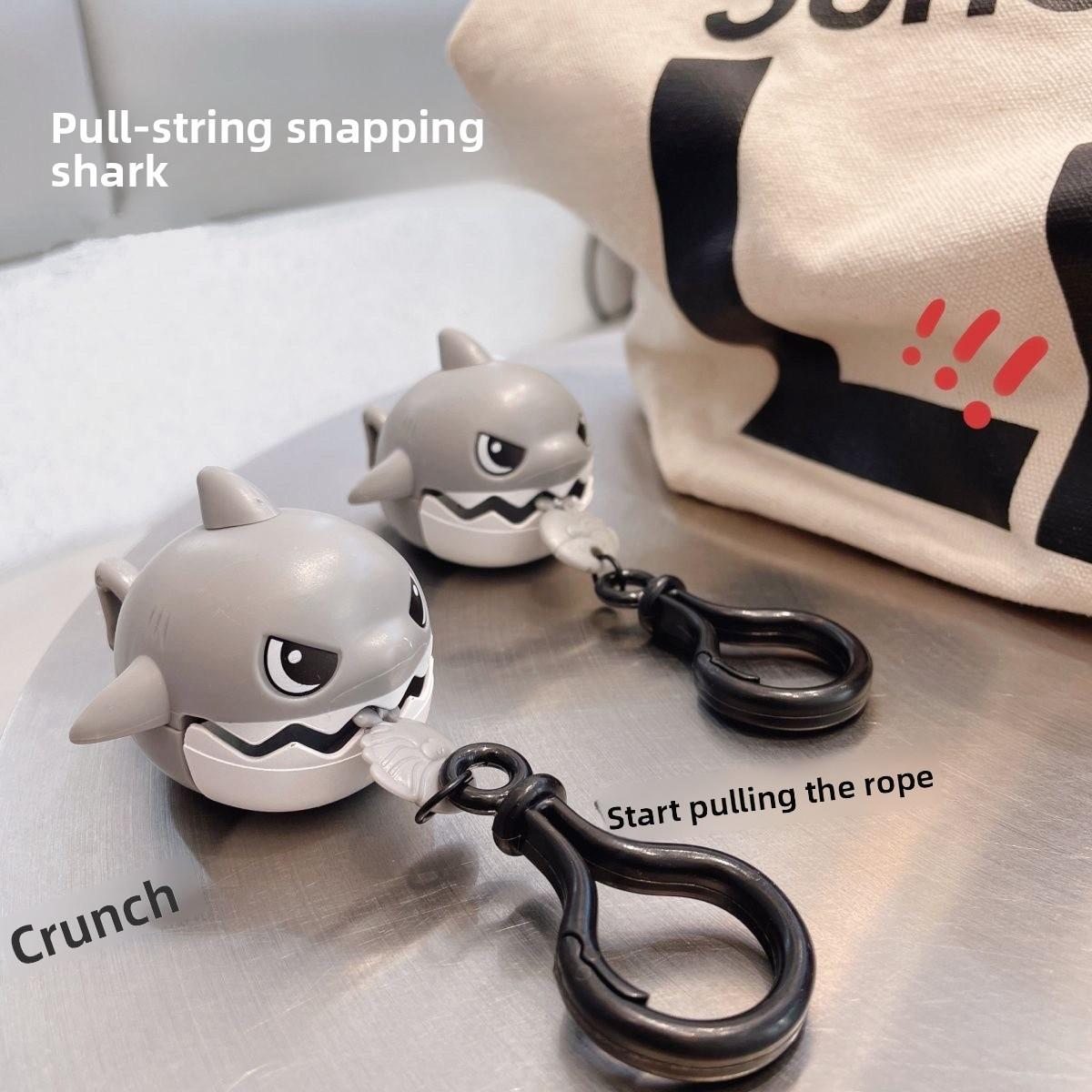 Pull String Shark Keychain, Creative Stress Relief Small Shark Pendant, Pull Rope Keyring, Fun and Unique Accessory
