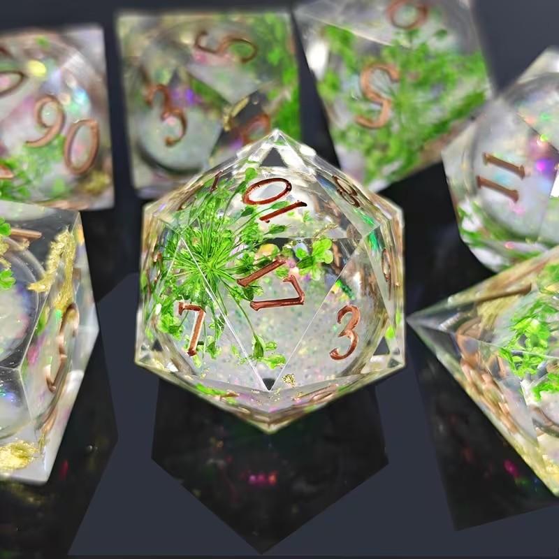 Handmade Resin Core Dnd Dice Set, Sharp Liquid Core Role-Playing Game Accessories, Perfect for Tabletop Games