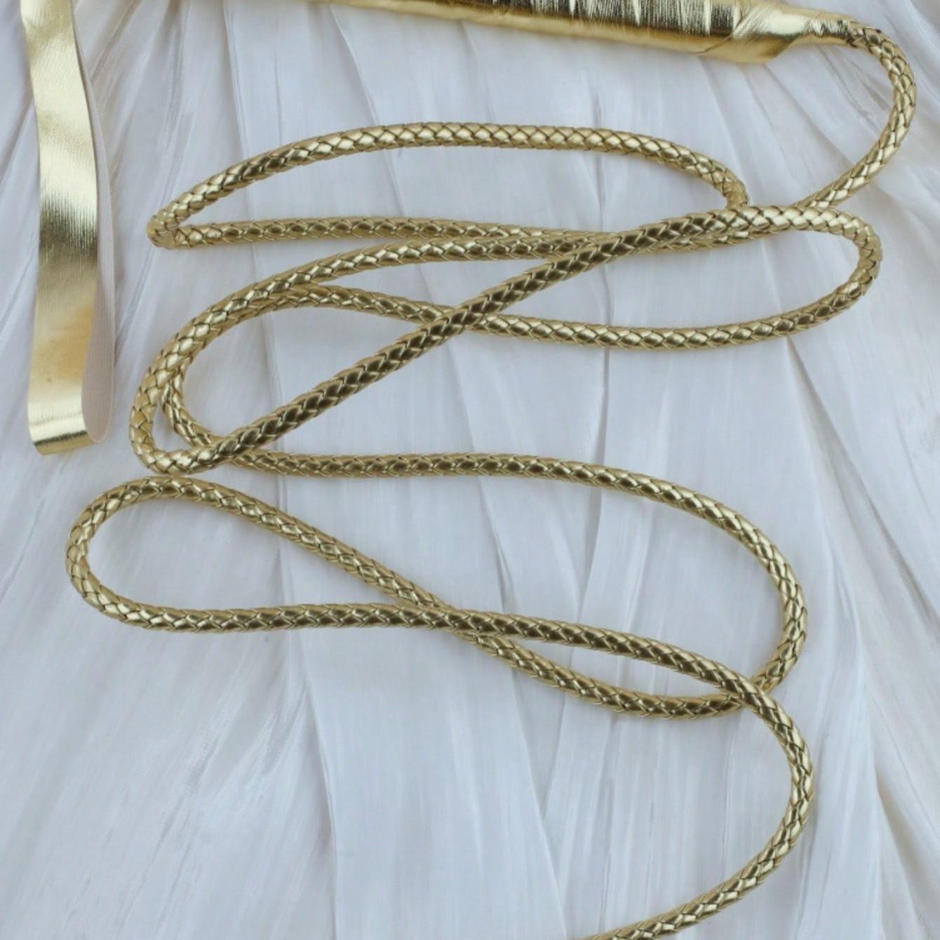 Artificial Leather Whip with Convenient Strap, Soft Handle for Comfortable Grip, Ideal for Equestrian Horseback Riding Role-Playing Stage Performances