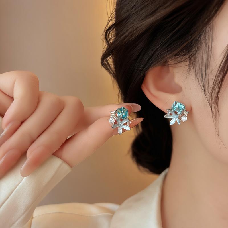 2026 New Style Simple and Fashionable Silver Needle Studded with Diamonds, Glass Oil-Dripping Starfish Stud Earrings, Light Luxury and High-End Women's Jewelry