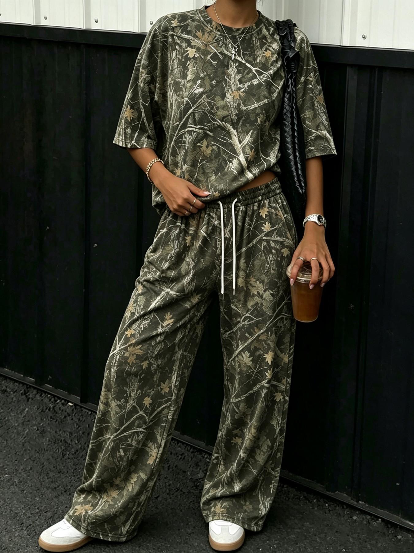 American Vintage Millennial Style Camouflage Print Casual Suit, Round Neck Drop Shoulder Short Sleeve and Loose Wide Leg Pants Set, Women's Outdoor Sports, Casual Sportswear Outfit, Casual Sporty Set