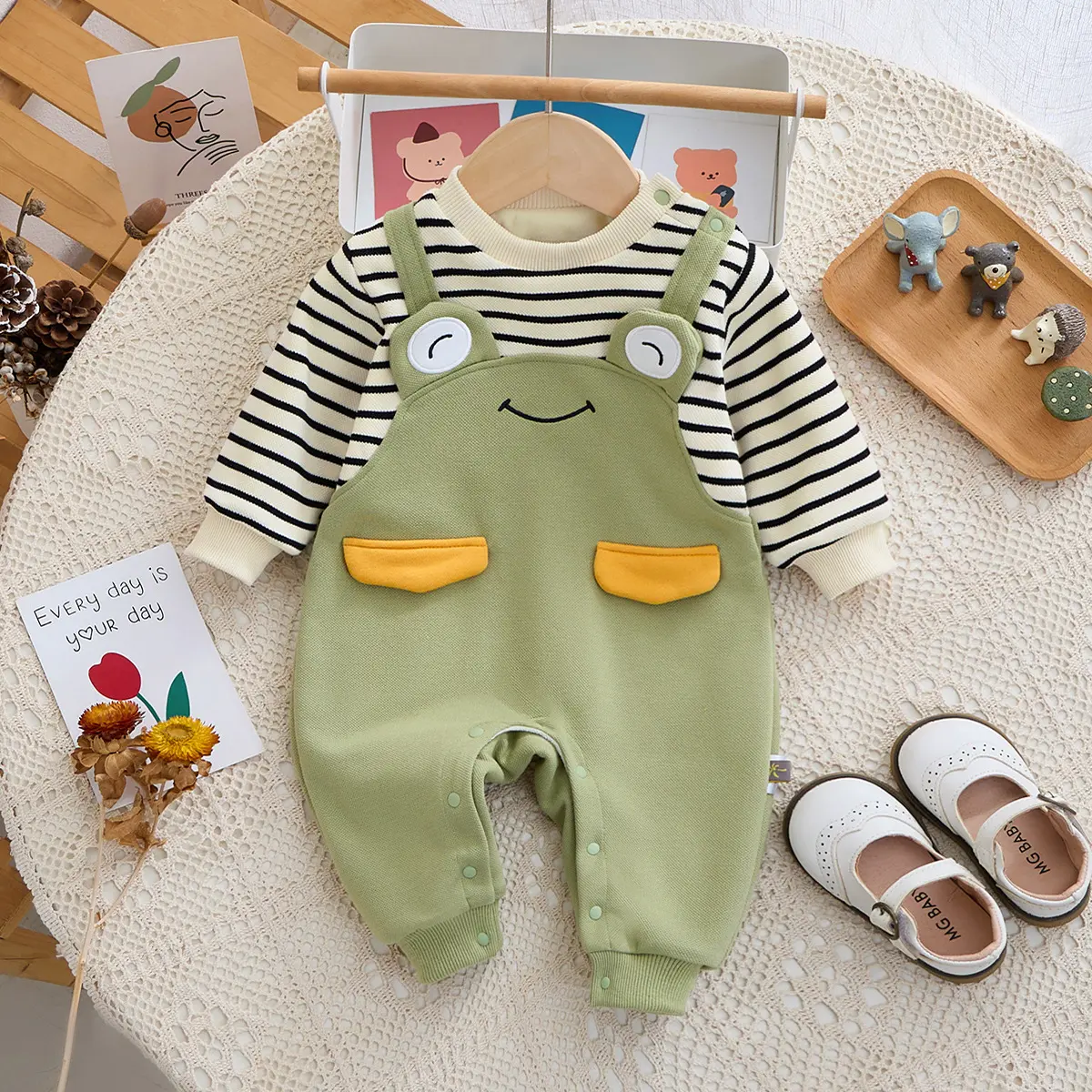 Cute Spring Newborn Crawling Onesie Striped Fake Two Piece Design Casual Outdoor Romper For Baby Boy Girl