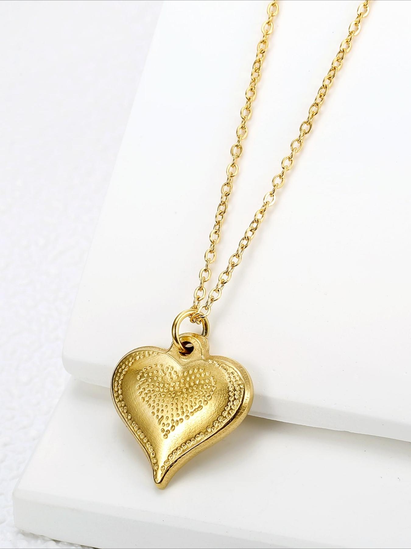 Retro Texture Heart Pendant Necklace Made of Stainless Steel, Hypoallergenic and Colorfast, Versatile and Niche Design Necklace