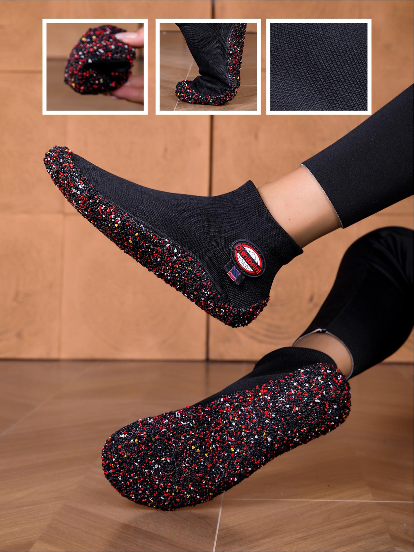 Ladies wear fitness yoga barefoot shoes with a widened toe design and a heel loop for easy on and off, suitable for fitness training, running, hiking, swimming, yoga and other sports scenes