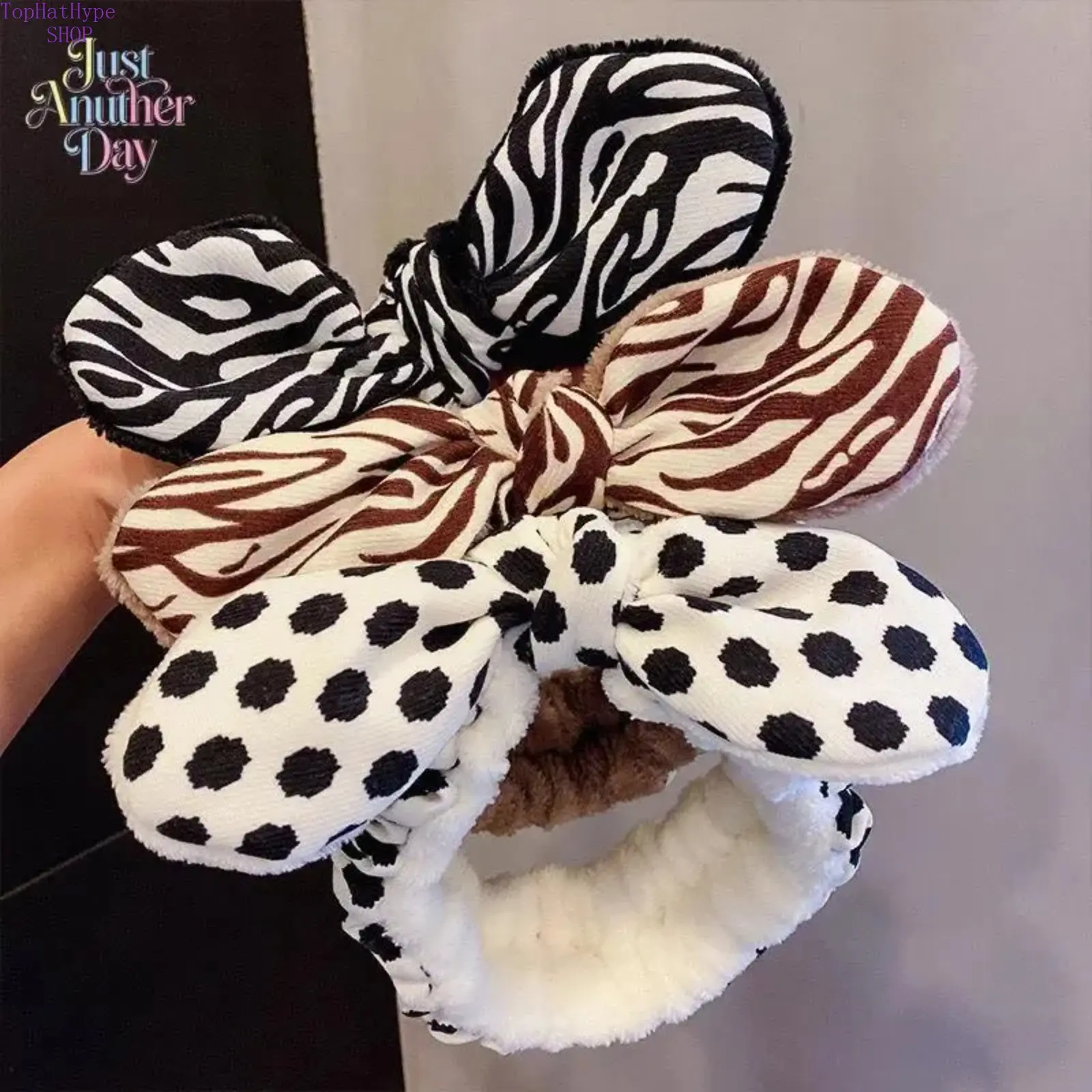 Cute Animal Spa Headband, Soft Tie‑Dye Hair Wrap for Women Face Washing Skincare, Stretchy Unisex Sports Hair Accessory, Adorable Gift for Christmas Anniversary Engagement & Daily Use
