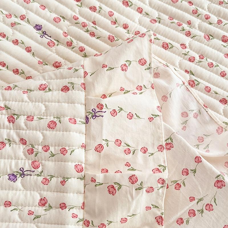 1pc Floral Pillowcase, Quilted Edge Design, Thickened Comfort, Breathable, Suitable for All Seasons, Bedding Accessory