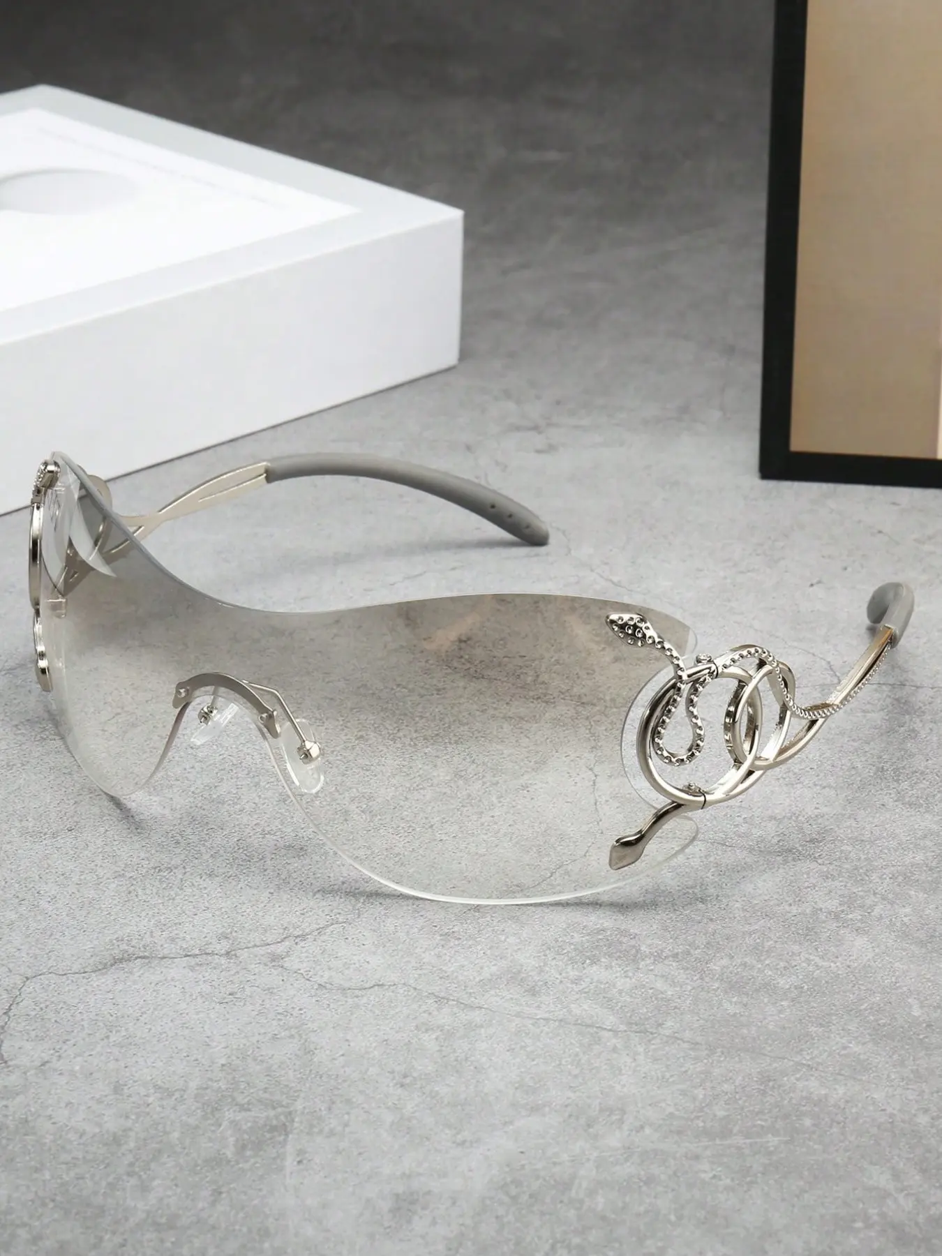 Y2K Metal Retro Frame Women's Sunglasses, Snake Decor, Elegant and Stylish, Perfect for Streetwear, Beach Vacation, Daily Accessory