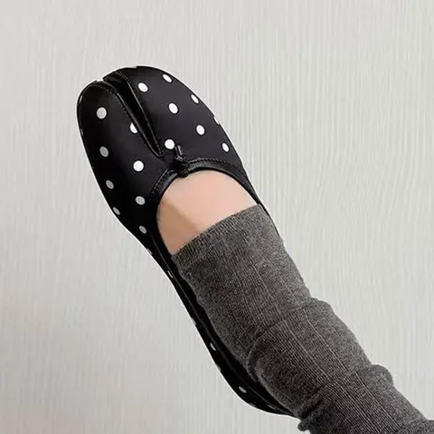 Women's French Retro Polka Dot Tabi Ballet Flats, Comfortable Split-Toe Slip-On Shoes for Work and Commuting, Soft-Sole Flats, Casual Flats, Casual Flat Footwear