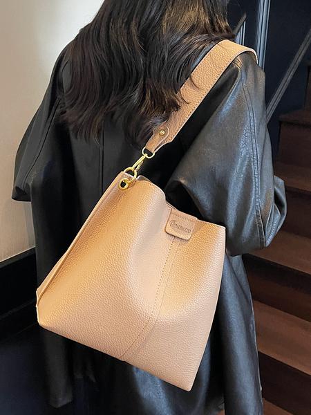 Simple waxed leather bucket bag, PU Tote Satchel, fashionable, casual and versatile wide-strap one-shoulder crossbody bag, textured and trendy one-shoulder commuter bag, Elegant Commuter Bag, suitable for daily wear, commuting and other scenarios